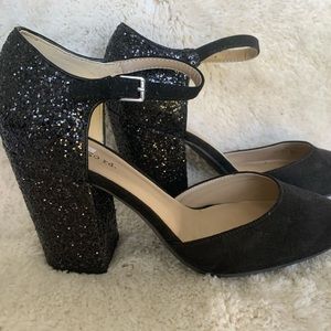 Elegant black heels with strap size 8